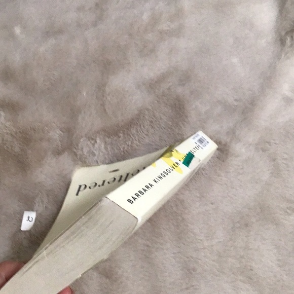 📚Unsheltered by Barbara Kingsolver; Paperback; 471 pages - Picture 3 of 8